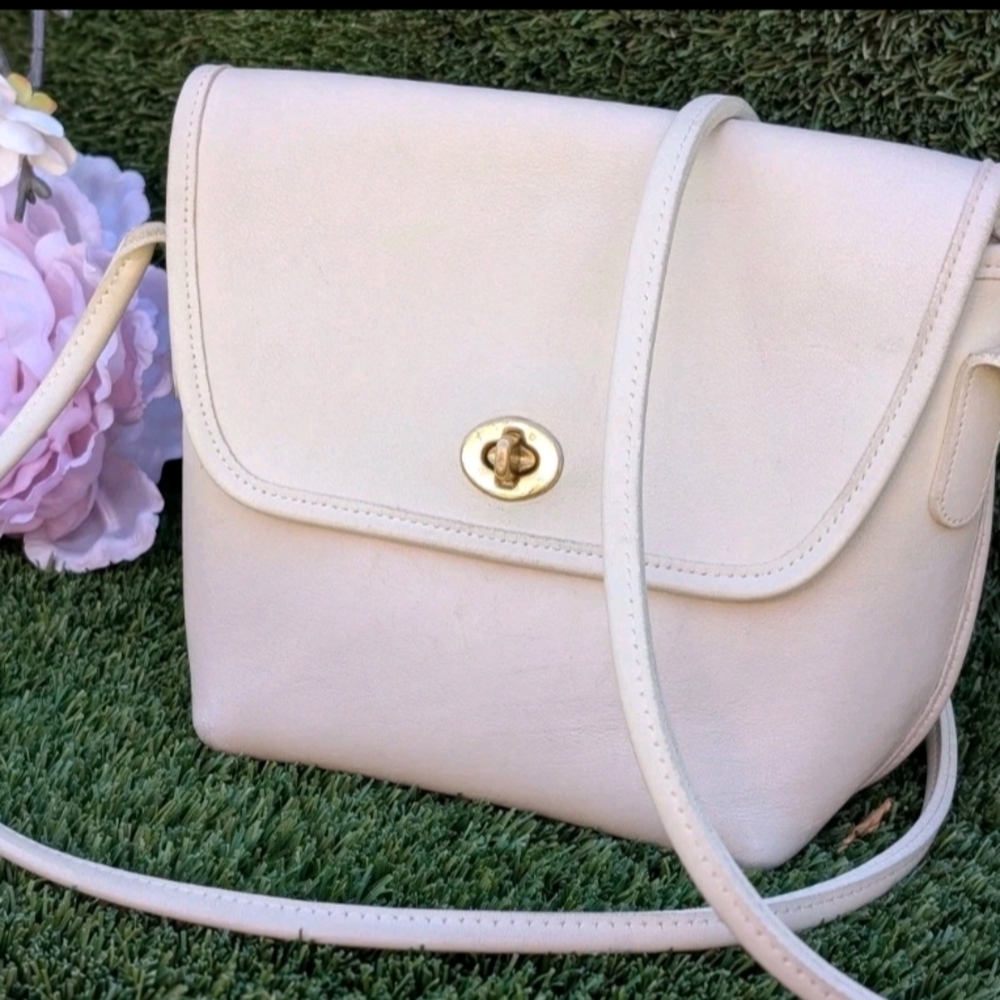 COACH VINTAGE BONE COLOR 312 QUINCEY BAG (9919) Leather Crossbody Turnlock Purse